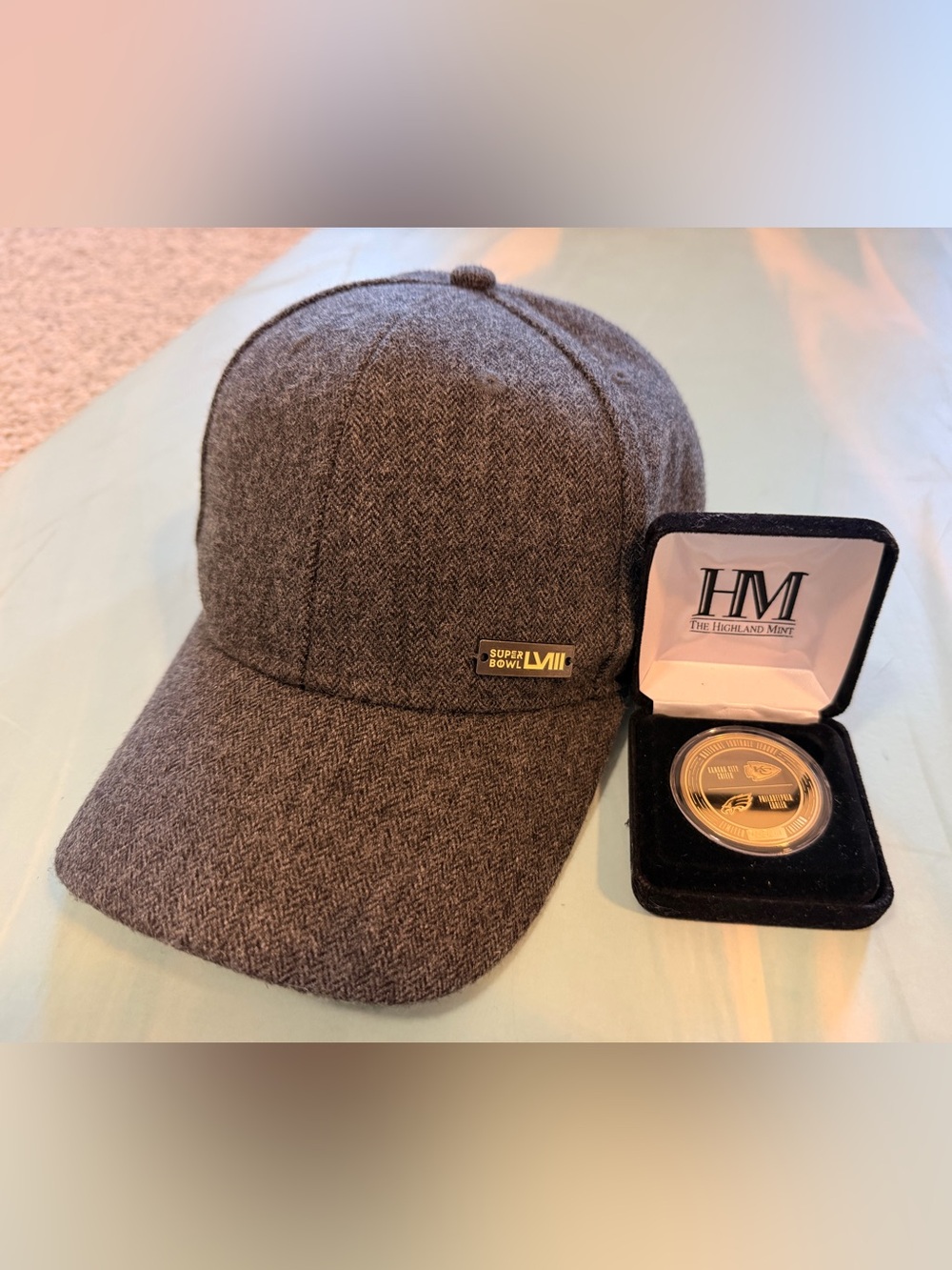 Super Bowl LXI Gold plated Flip Coin ⭐️ & NFL Wool-Blend Cap Super Bowl LVII ⭐️
